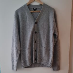 Uniqlo Gray Lambswool Cardigan With Pockets